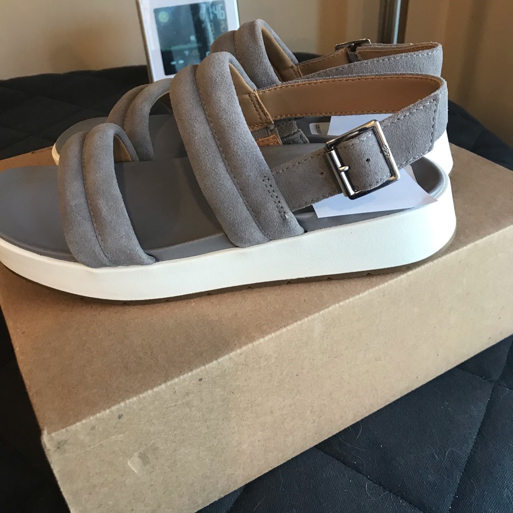 Ugg sandals - Picture 4 of 5